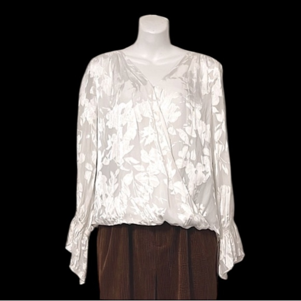 White House Black Market Silk Blend Womens White Faux Wrap V Neck Blouse Sz 6